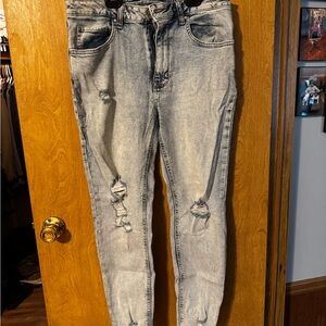 No Boundaries Gray Skinny Jeans Distressed Style